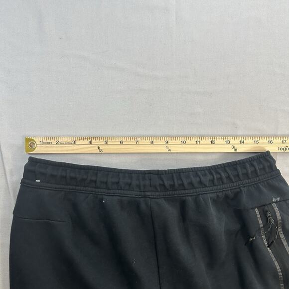 Nike Tech Fleece Shorts Mens Large Black Sweat Swoosh Logo Sportswear Athletic - Picture 6 of 7
